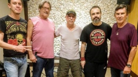 Cadu, Marinho, Geraldo, Ivan e Mario - formação que gravou os três primeiros singles de 2020