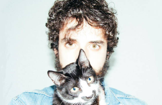 Capa de Radical, primeiro EP da Cat Vids (Reprodução)