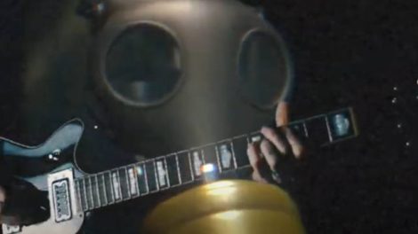 Cena do clipe Automatic, do Disaster Cities (Reprodução)