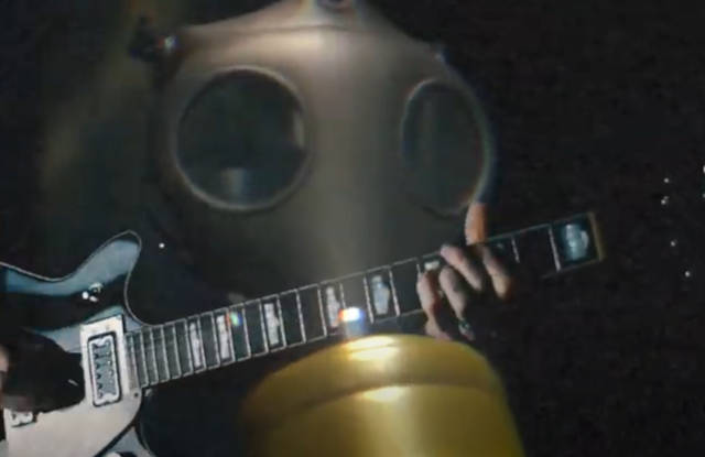 Cena do clipe Automatic, do Disaster Cities (Reprodução)