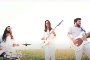 Cena do clipe 'Passado' (Reprodução)