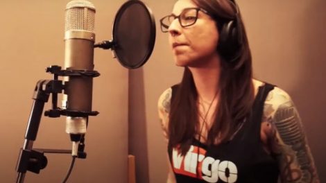 Cena do clipe Aurora (Reprodução)