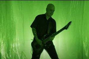 Cena do clipe 'Wake Up the Blind' (Reprodução Youtube)