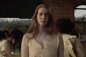 Cena do clipe The Damn Colony (Reprodução Youtube)