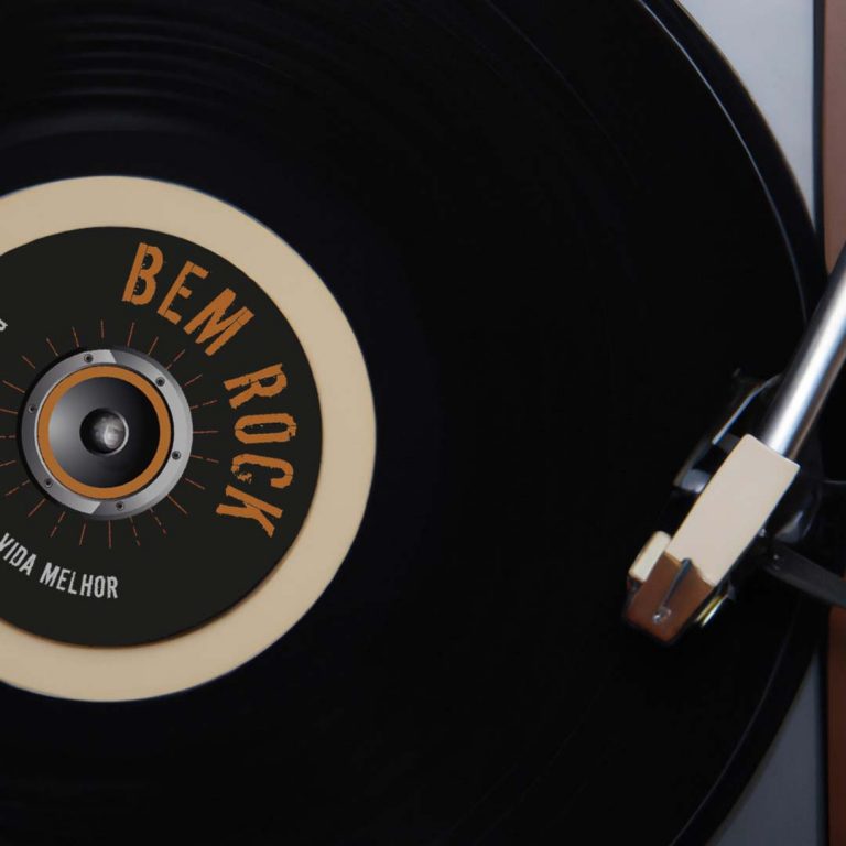 Toca-Lista: ‘Slave to the Like’, da Combover, fica mais atual a cada dia